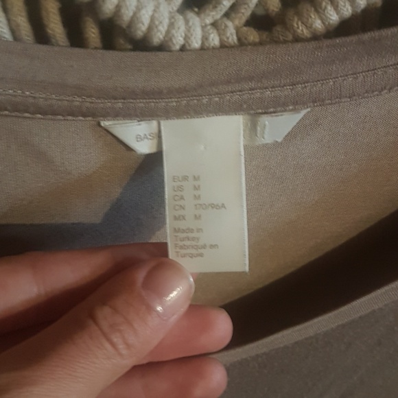 Tan tee - Picture 2 of 2